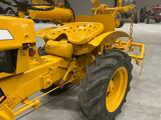 Massey ferguson elf minitractor manegevlakker - afbeelding 17 van  26