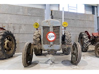 Massey ferguson p3 oldtimer tractor - afbeelding 2 van  8