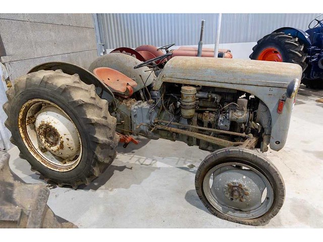 Massey ferguson p3 oldtimer tractor - afbeelding 4 van  8