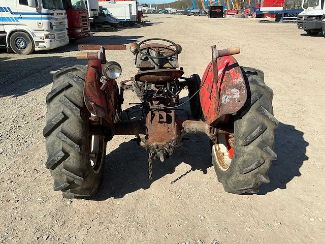 Massey ferguson tef 20 oldtimer tractor - afbeelding 5 van  9