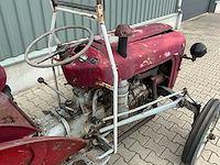 Massey furguson oldtimer tractor - afbeelding 4 van  14