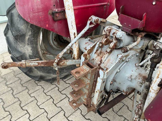 Massey furguson oldtimer tractor - afbeelding 5 van  14