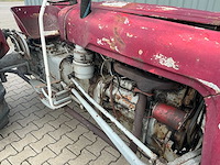 Massey furguson oldtimer tractor - afbeelding 6 van  14