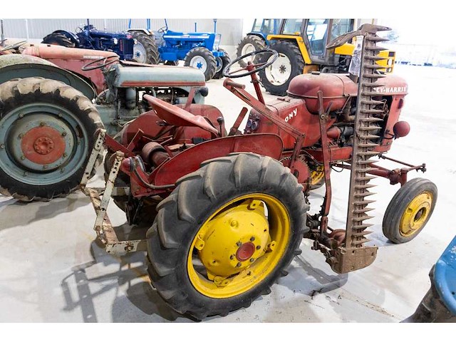 Massey harris - pony - vintage tractor - afbeelding 7 van  11