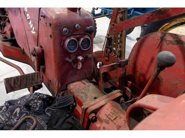 Massey harris - pony - vintage tractor - afbeelding 11 van  11