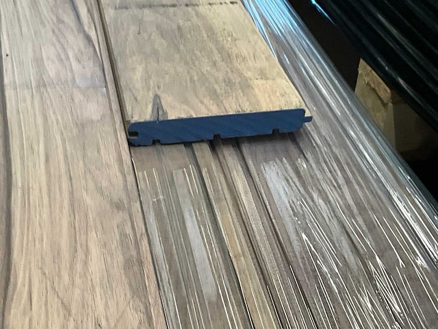 Massief amerikaans noten rustiek houten vloer - afbeelding 3 van  4