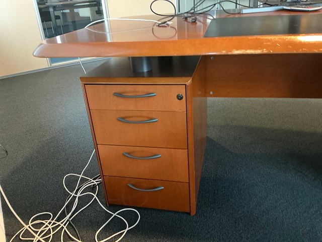 Massief bureau - afbeelding 9 van  11