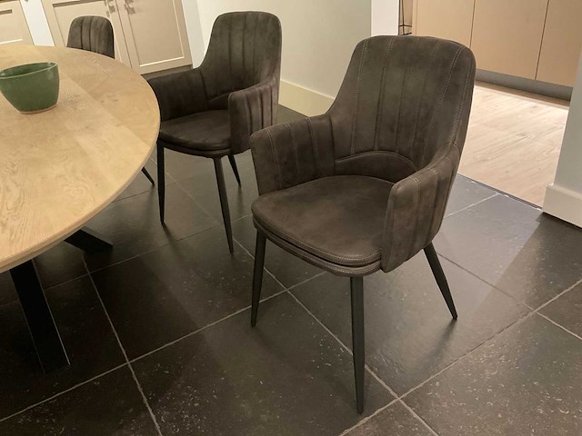 Massief eiken eetkamertafel ovaal 260x120 cm - afbeelding 5 van  6