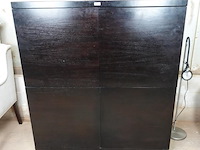 Massief houten kast met verborgen sluitingen - afbeelding 2 van  5