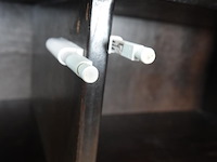 Massief houten kast met verborgen sluitingen - afbeelding 5 van  5