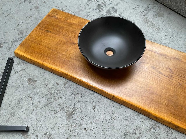 Massief houten wastafelblad met kom - afbeelding 4 van  5