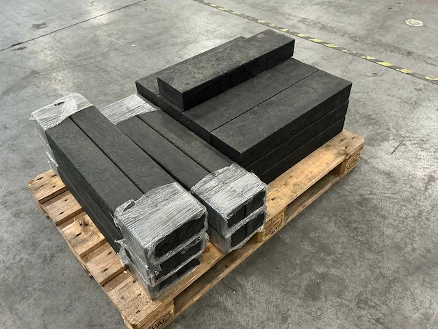 Massief kunststof zware balken (23x) - afbeelding 1 van  5