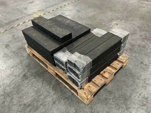 Massief kunststof zware balken (23x) - afbeelding 3 van  5