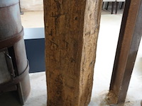Massief stuk hardhout als piedestal - afbeelding 5 van  5