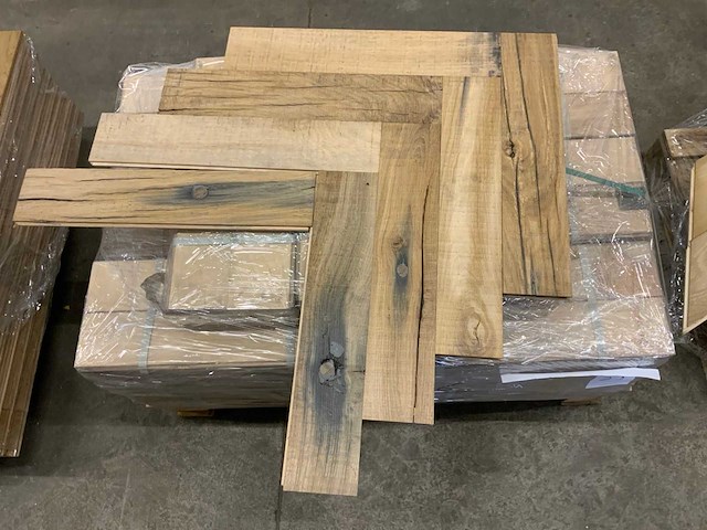 Massief visgraad oud eiken parketvloer (10,74 m2) - afbeelding 1 van  2