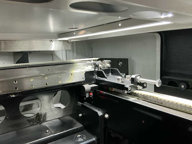 Massivit 1500 grootformaat industriële 3d-printer - afbeelding 6 van  40