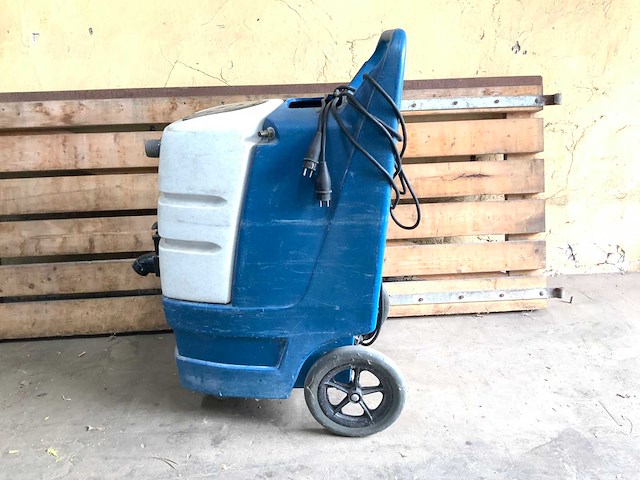 Masterblend masterforce tapijtreiniger, twee 3-traps stofzuigers, 2 snoeren - afbeelding 2 van  6