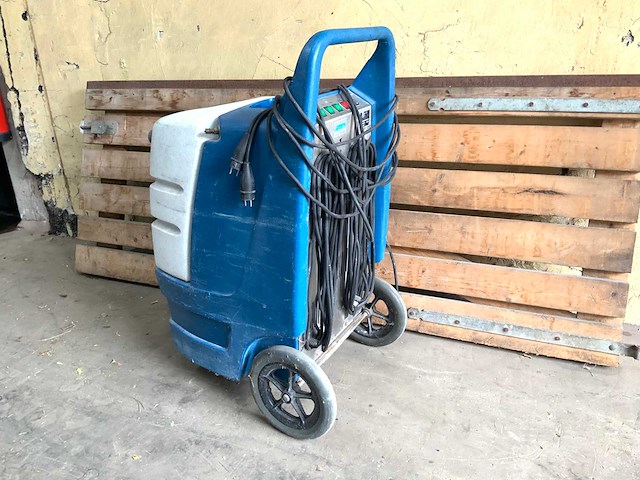 Masterblend masterforce tapijtreiniger, twee 3-traps stofzuigers, 2 snoeren - afbeelding 3 van  6