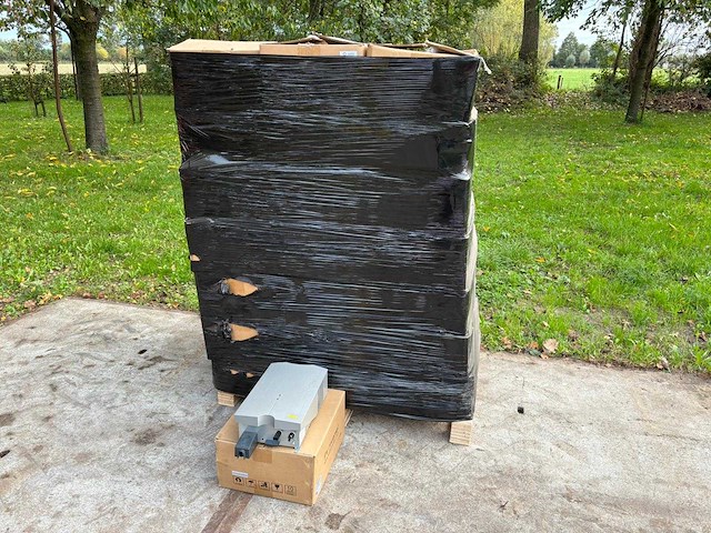 Mastervolt - gebruikte omvormer (1,5 kw) t.b.v. zonnepanelen (40x) - afbeelding 2 van  3