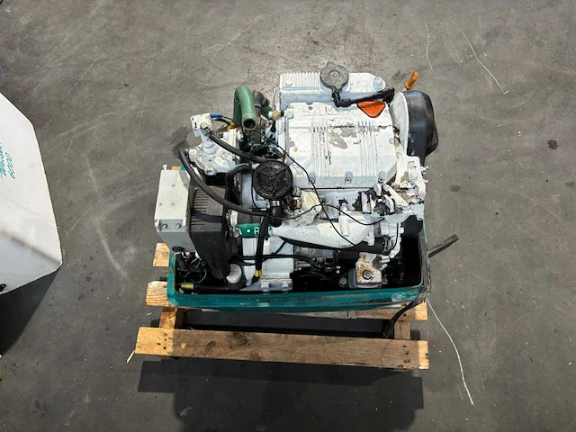 Mastervolt - whisper 6000 - generator - scheepsmotor - afbeelding 11 van  13