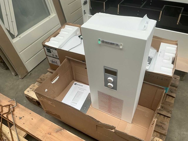 Masterwatt calida compact elektrische cv-ketel - afbeelding 2 van  4