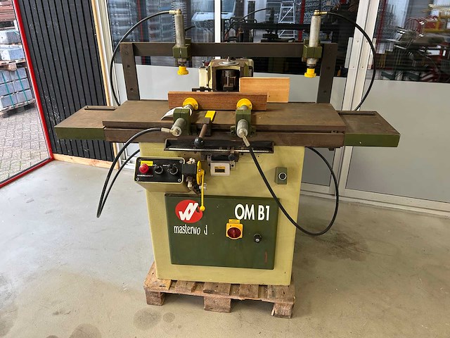 Masterwood om b1 horizontale gatensteek machine - afbeelding 1 van  14