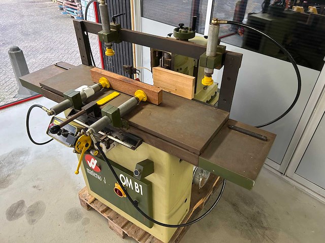 Masterwood om b1 horizontale gatensteek machine - afbeelding 11 van  14