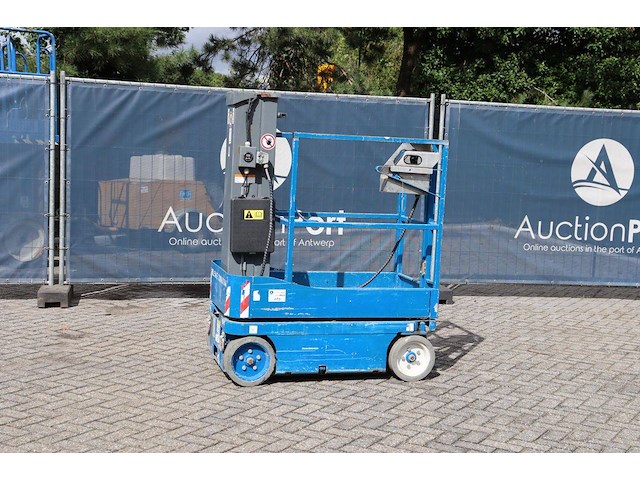 Masthoogwerker skyjack sj12 elektrisch 227kg 5.6m 2015 - afbeelding 1 van  1