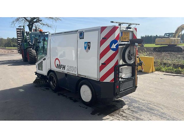 Matec - 2013 - mfh 2500 - zelfrijdende veegmachine - afbeelding 5 van  11