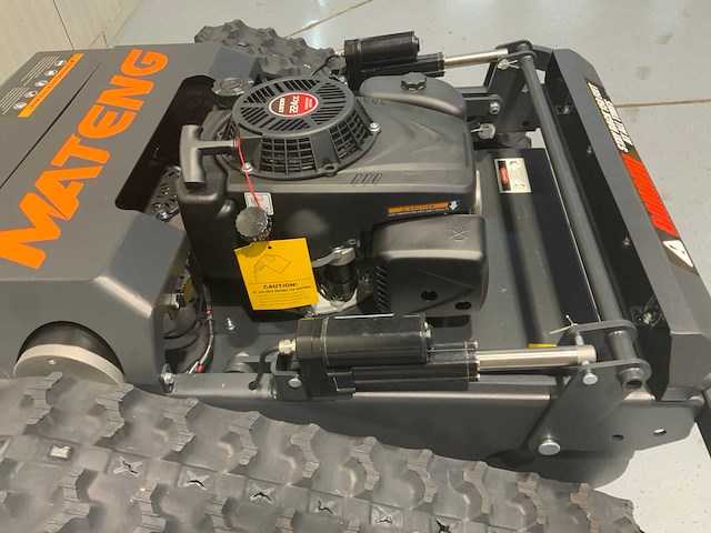 Mateng rm20 - grasmaaier op afstand bestuurbaar tot 600m - maaibreedte 53 cm - 224cc - lawn mower tracks - afbeelding 10 van  15