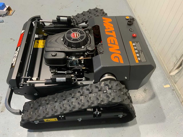 Mateng rm20 grasmaaier op afstand bestuurbaar tot 600m - maaibreedte 53 cm - 224cc - lawn mower tracks - afbeelding 12 van  28