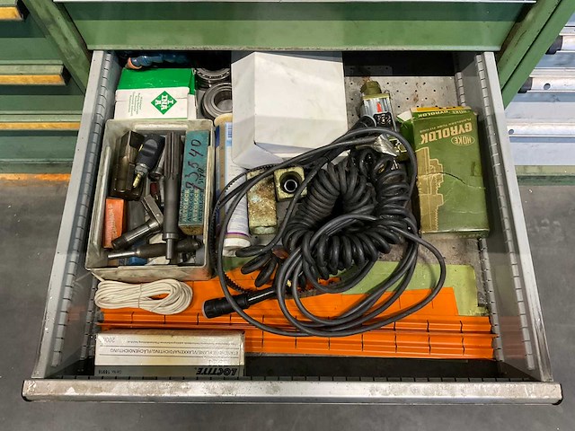 Materiaal- ladenkast met inhoud (3x) - afbeelding 5 van  19