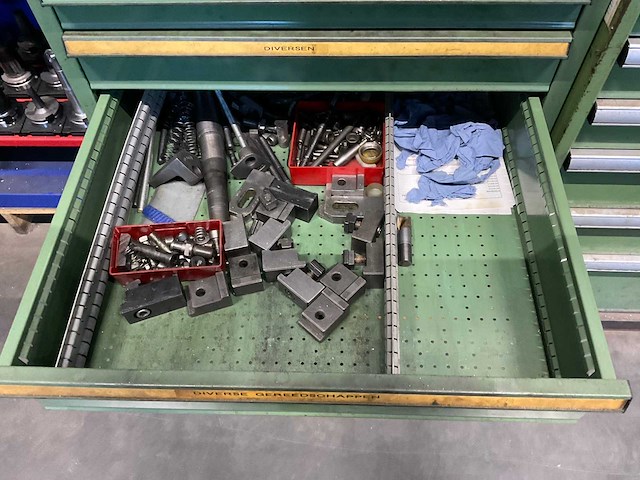 Materiaal- ladenkast met inhoud (3x) - afbeelding 15 van  19