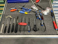 Materiaal- ladenkast met inhoud (3x) - afbeelding 18 van  19