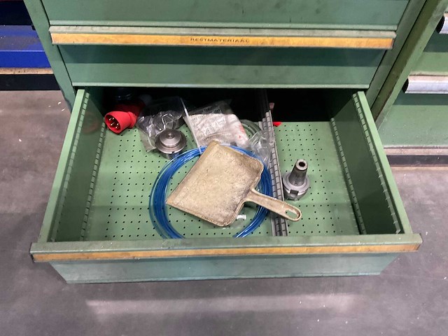 Materiaal- ladenkast met inhoud (3x) - afbeelding 18 van  19