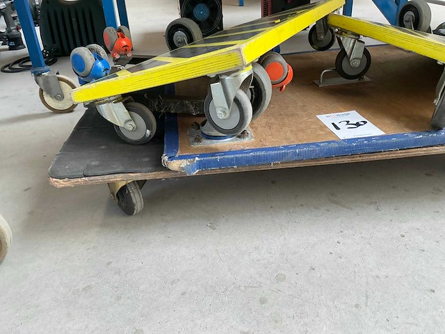 Materiaalkar (4x) - afbeelding 1 van  1