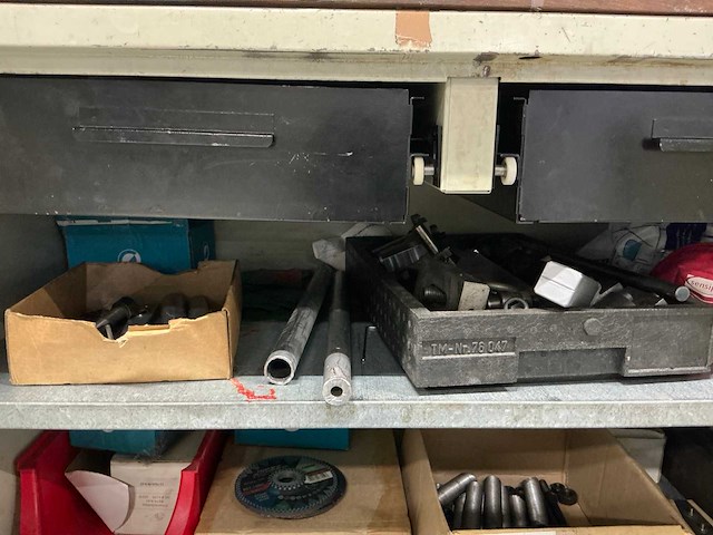 Materiaalkast met inhoud (2x) - afbeelding 5 van  14