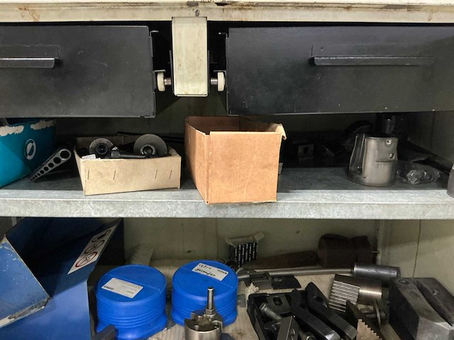 Materiaalkast met inhoud (2x) - afbeelding 12 van  14