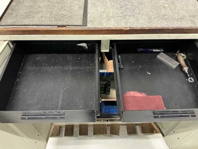 Materiaalkast met inhoud (2x) - afbeelding 13 van  14