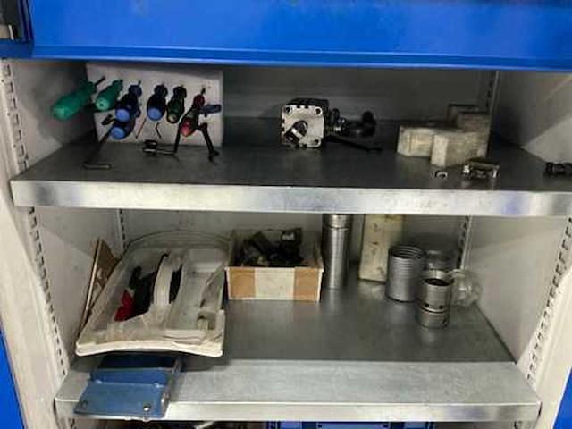 Materiaalkast met inhoud - afbeelding 4 van  5