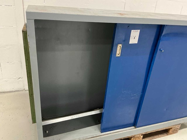 Materiaalkast met inhoud - afbeelding 3 van  6