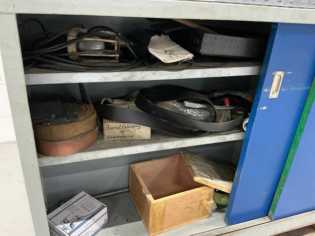 Materiaalkast met inhoud - afbeelding 6 van  6