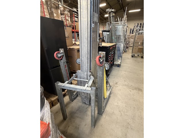Materiaallift/plateaulift tot 7,5 meter hoog sumner, model 2124 - afbeelding 2 van  10