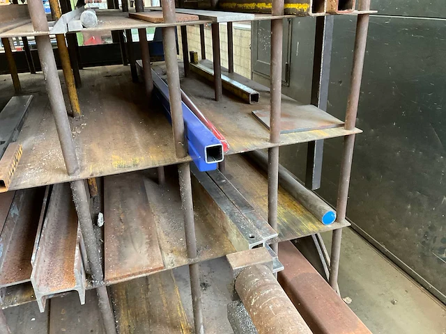 Materiaalrek en rollenbaan - afbeelding 5 van  21