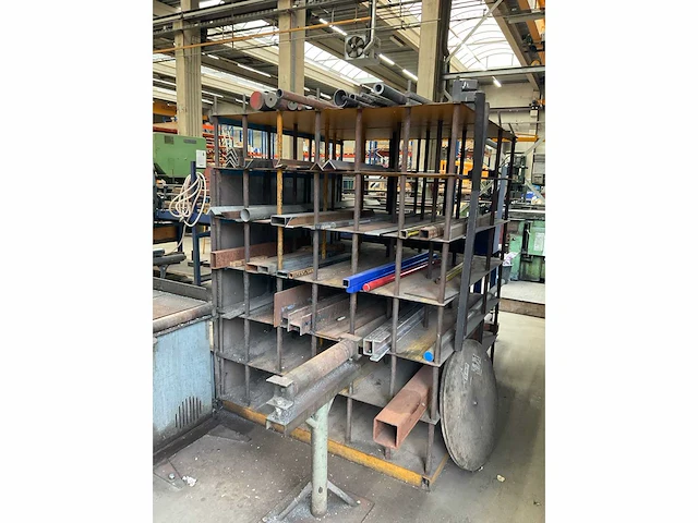 Materiaalrek en rollenbaan - afbeelding 18 van  21