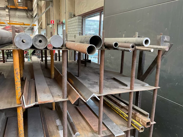 Materiaalrek en rollenbaan - afbeelding 21 van  21