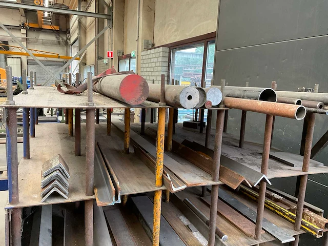 Materiaalrek en rollenbaan - afbeelding 20 van  21