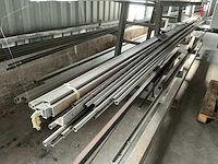 Materiaalstelling met partij rvs, aluminium en stalen profielen – 2800 × 1400 × 2200 mm - afbeelding 10 van  13