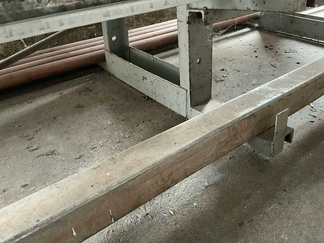 Materiaalstelling met partij rvs, aluminium en stalen profielen – 2800 × 1400 × 2200 mm - afbeelding 12 van  13