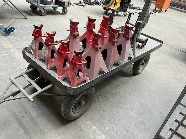 Materiaalwagen - afbeelding 2 van  5